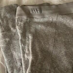 Skims grey leggings